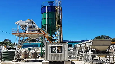Concrete wet batching plant with automated control system